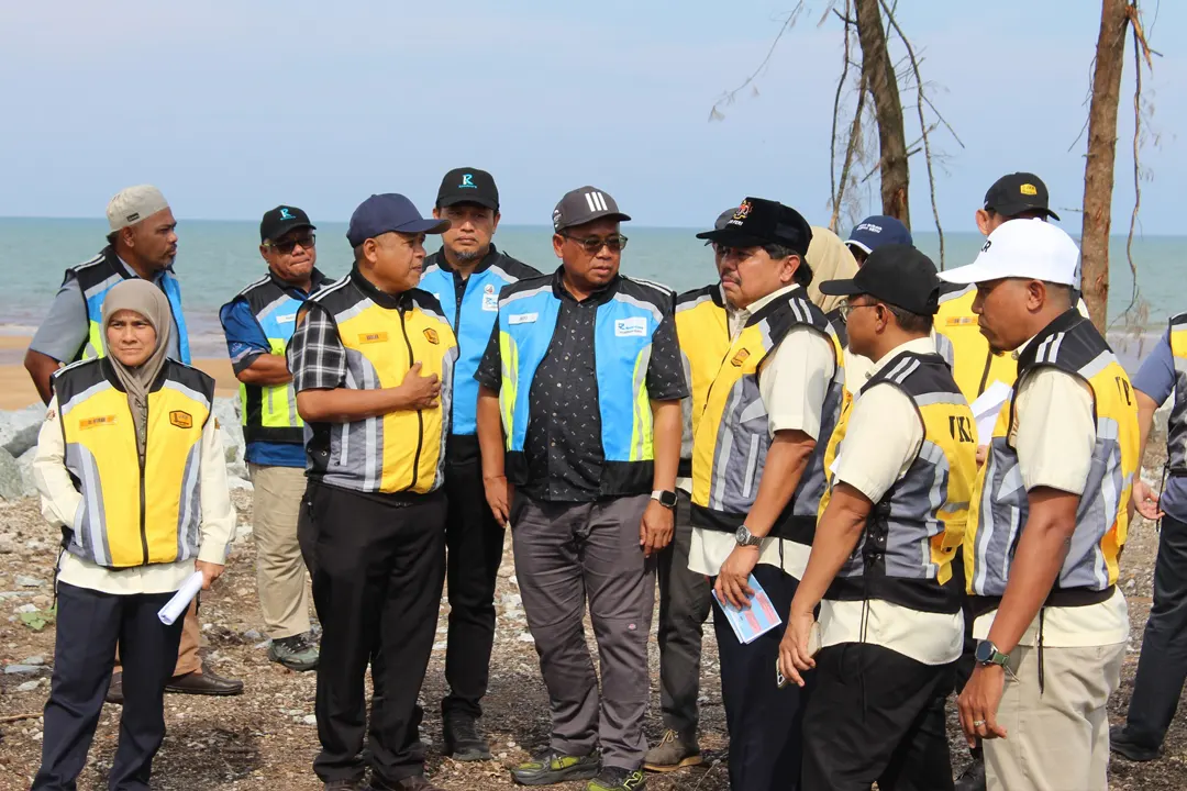 13102025-Lawatan-Aset-Jalan-di-FT3-Pekan-_-Rompin-KPKR-002