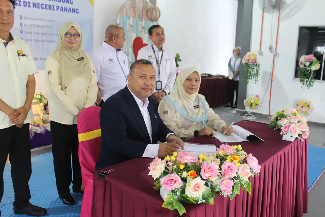 25112025 - Penyerahan Dewan Serbaguna Terbuka Berbumbung dan SK Bkpdtn Tinggi 002 Penyerahan Dewan Serbaguna Terbuka Berbumbung dan SK Bkpdtn Tinggi 002