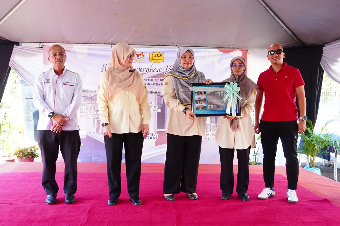 23122025-Penyerahan-Projek-Klinik-Kesihatan 09