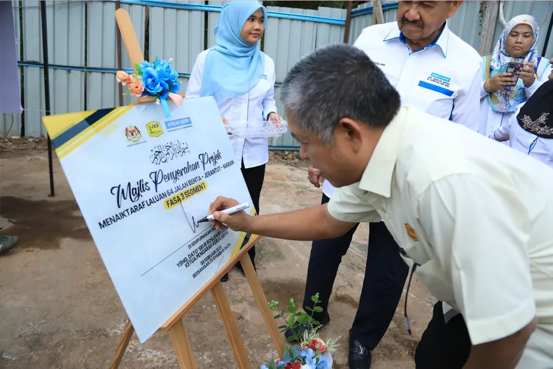 08022026 Penyerahan Projek Naiktaraf Laluan 64 Jalan Benta-Jerantut-Maran 004 08022026-Penyerahan-Projek-Naiktaraf-Laluan-64-Jalan-Benta-Jerantut-Maran 004